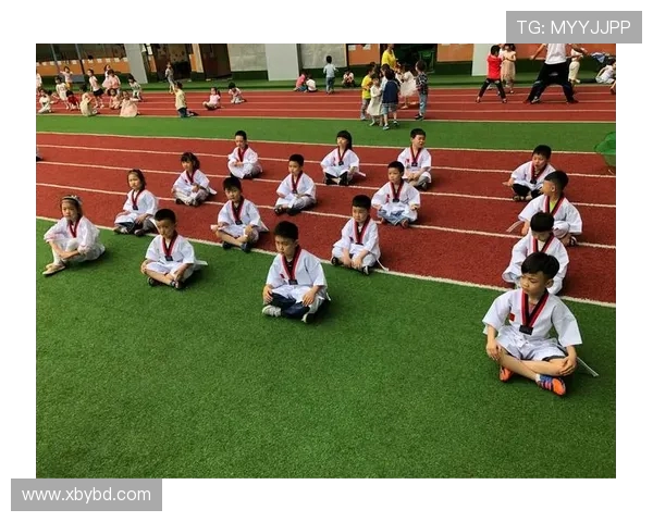 史鸿飞的传奇人生与奋斗历程揭示了时代变迁中的个人成长与坚韧不拔的精神